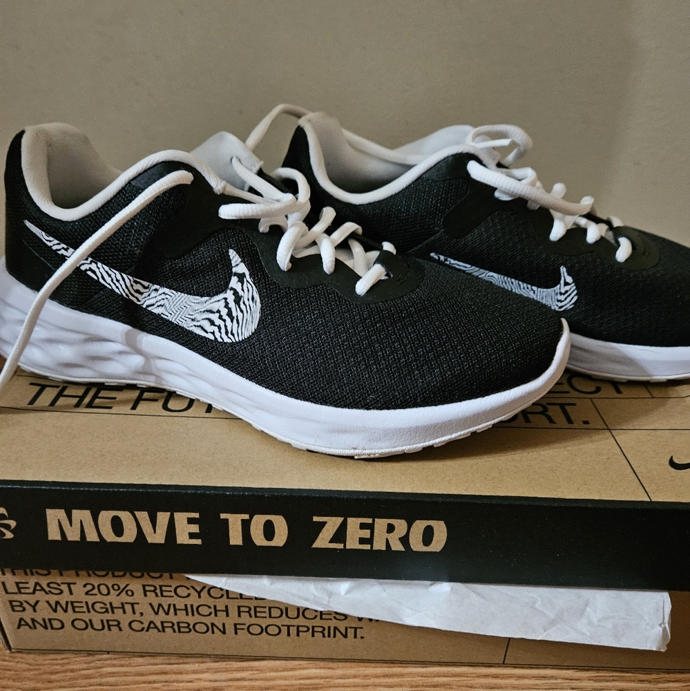 Nike Women's Revolution 6 Next Nature Shoes